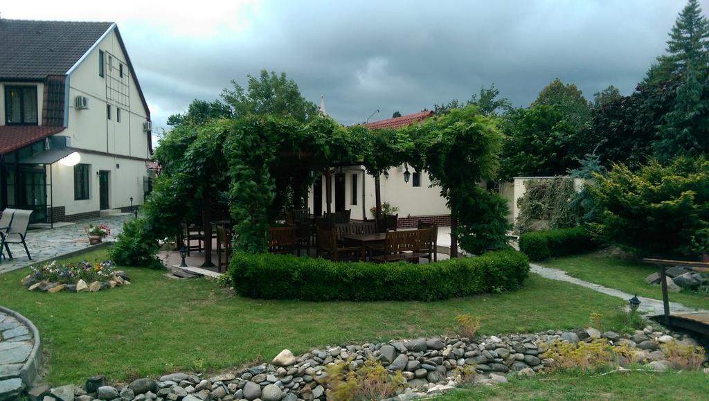 Pensiunea Eden Caransebeş Exterior foto